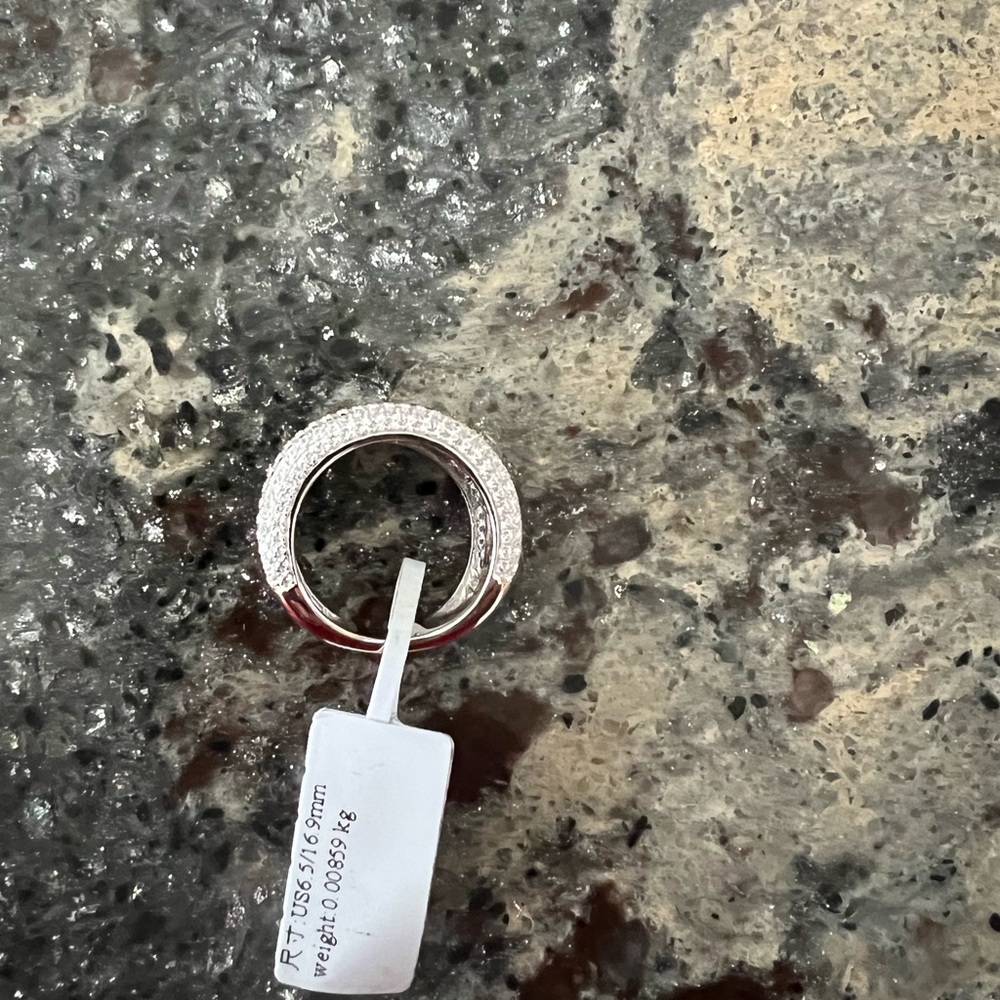 Ring - Picture 5 of 5